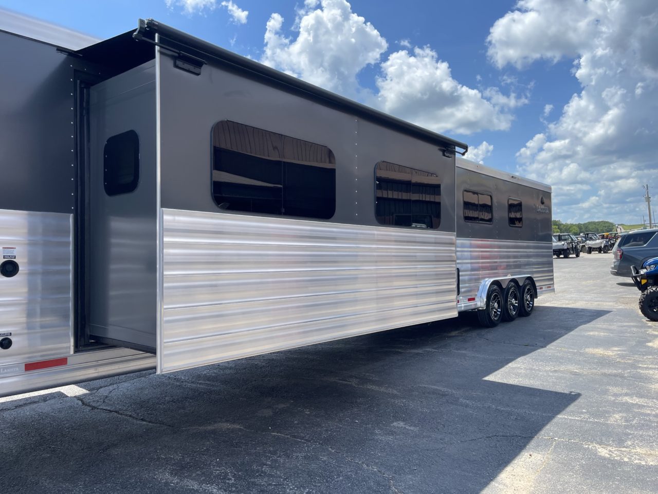 Sold Lakota Bighorn Toy Hauler With Living Quarters